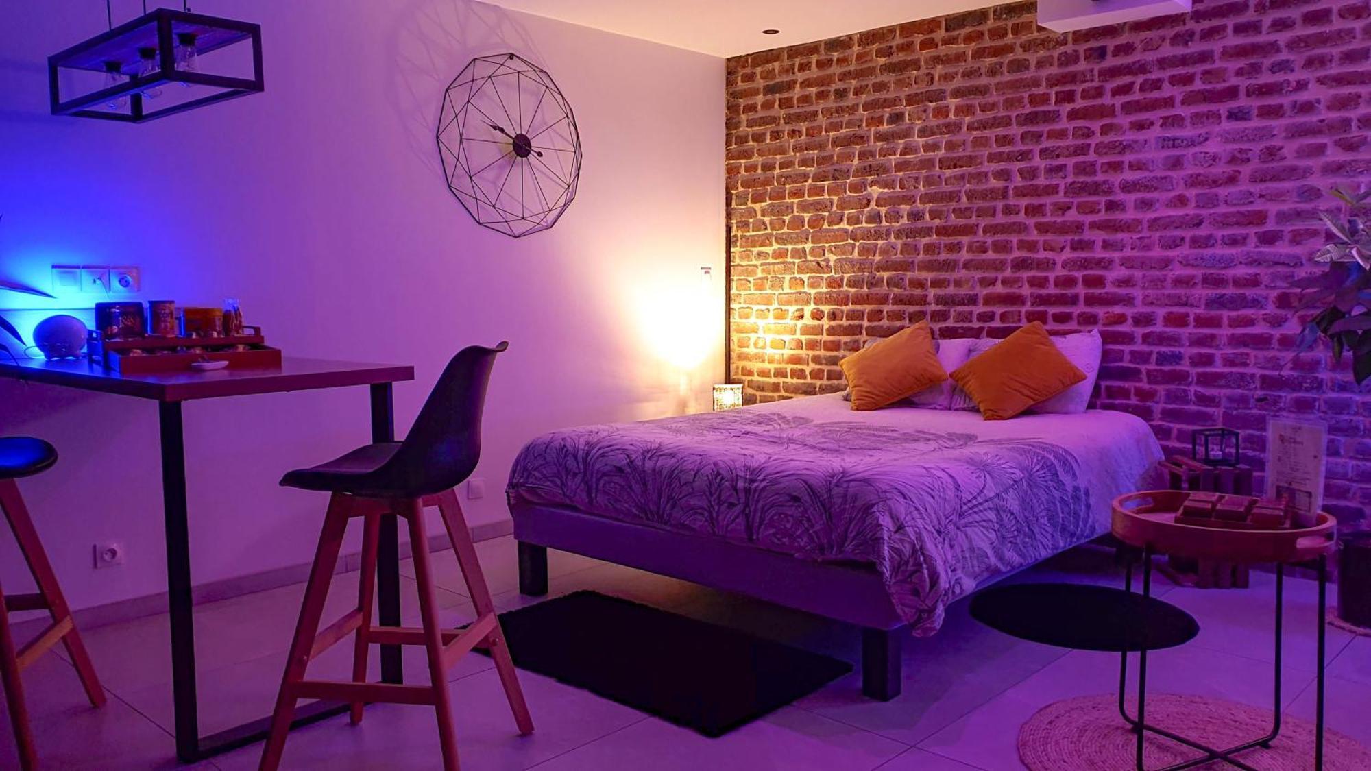 Gary Suite - Studio Cosy, Spa Et Jardin Privatif A 4 Min De Cambrai Awoingt Exteriör bild